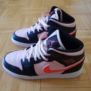 AIR JORDAN 1 MID GS ATMOSPHPHERE/INFRARED SIZE 7 YOUTH